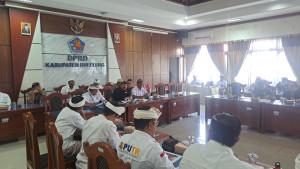 Suasana-rapat-gabungan-komisi-komisi-DPRD-Senin.jpg