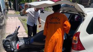 TANGKAP-PELAKU-Jajaran-Reskrim-Polres-Klungkung-saat-olah-TKP-kasus-curanmor.jpg
