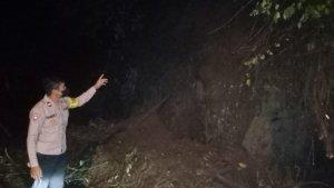 Tanah-Longsor-Terjadi-di-Sekitar-Goa-Jepang-Klungkung.jpg