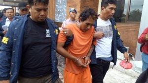 Tersangka-Ahmad-Santoso-32-dalam-kasus-viral-penemuan-mayat-225.jpg