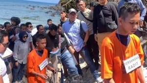 Tersangka-Radiet-melakukan-rekonstruksi-atau-reka-ulang-adegan.jpg