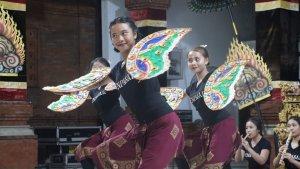 Tiga-Sekehe-Gong-Kebyar-Duta-Denpasar-Berlaga-di-PKB-XLVI-2024-Lebih-Seru-Tampil-Mebarung.jpg