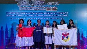 Tim-SMAN-1-Bangli-saat-meraih-medali-emas-dalam-ajang-IPITEX-di-Thailand.jpg