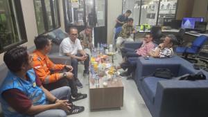 Tim-engineering-Bandara-I-Gusti-Ngurah-Rai-bersama-tim-PLN-sedang-melakukan-koordinasi.jpg