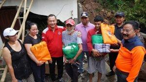 Turun-ke-Lokasi-Bencana-Bupati-Gede-Dana-Minta-Dinas-PU-Rencanakan-Normalisasi-DAS.jpg
