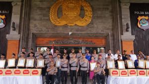 Upacara-penerimaan-KPLB-dan-Penghargaan-di-Polda-Bali-25.jpg