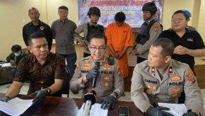 WNA-asal-Australia-dihantam-kursi-oleh-seorang-WNI-berinisial-IGW.jpg