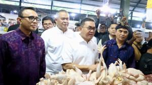 Wali-Kota-Jaya-Negara-Dampingi-Kunjungan-Mendag-Budi-Santoso-di-Pasar-Nyanggelan.jpg