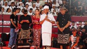 Wayan-Koster-saat-kampanye-di-Badung-Bali.jpg