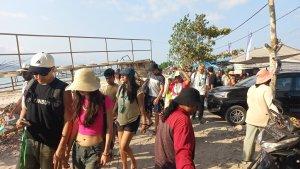 Wisatawan-memadati-Pelabuhan-Banjar-Nyuh-Nusa-Penida-Sabtu-7102023.jpg