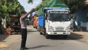 antrian-truk-Gilimanuk.jpg