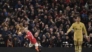 gelandang-manchester-united-antony-kiri-merayakan-setelah-mencetak-gol-kedua.jpg