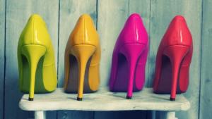 ilustrasi-sepatu-hak-tinggi_20150425_175057.jpg