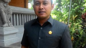 ketua-pansus-x-dprd-tabanan-i-putu-eka-nurcahyadi_20160826_201324.jpg