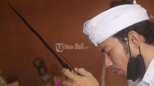 kisah-pande-besi-di-denpasar-tumpek-landep-2.jpg