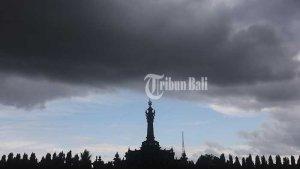 langit-mendung-terlihat-di-kawasan-monumen-bajra-shandi.jpg