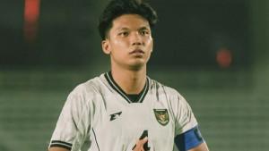 pemain-Bali-United-Kadek-Arel-Priyatna-dan-Jens-Raven-saat-diturunkan-pelatih-timnas-U22-Indonesia.jpg