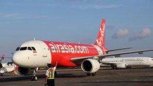 pesawat-air-asia-persiapan-menjelang-penerbangan-bali-direct-lombok-dan-labuan-bajo.jpg