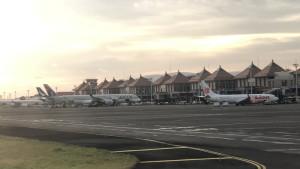 pesawat-parkir.jpg