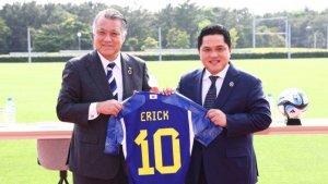 president-of-japan-football-association-jfa-tashima-kohzo-dan-ketua-umum-pssi-erick-thohir.jpg
