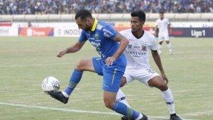 zulfiandi-kanan-saat-membela-madura-united-dikabarkan-diingini-persib-bandung.jpg