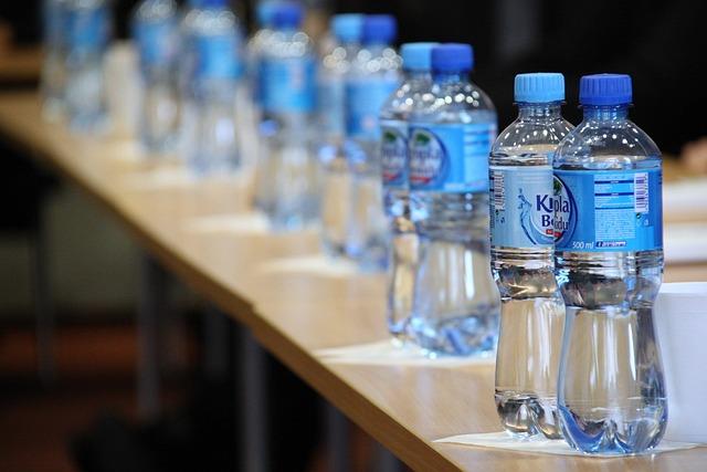 11-Produsen-Air-Minum-Kemasan-Temui-Koster-Jalan-Tengah-Polemik-Larangan-Kemasan-Dibawah-1-Liter.jpg