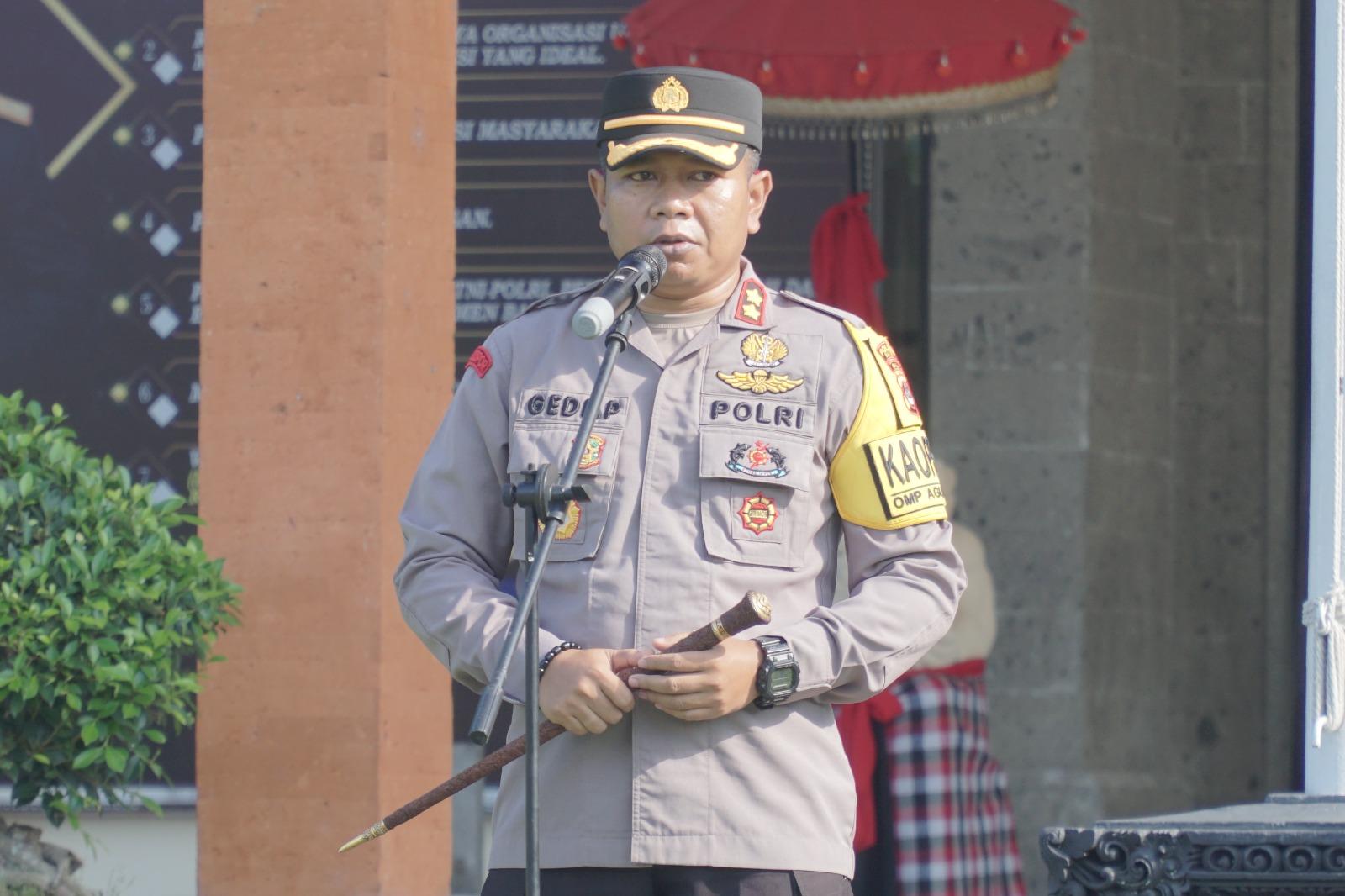 AKBP-I-Gede-Putra-menggelar-apel-gelar-pasukan-Operasi-Mantap-Praja-2024.jpg