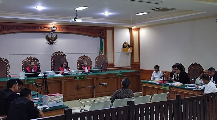 Ahli-pidana-Hendri-Jayadi-saat-memberikan-keterangan-dalam-perkara-dugaan-korupsi-SPI-Unud.jpg