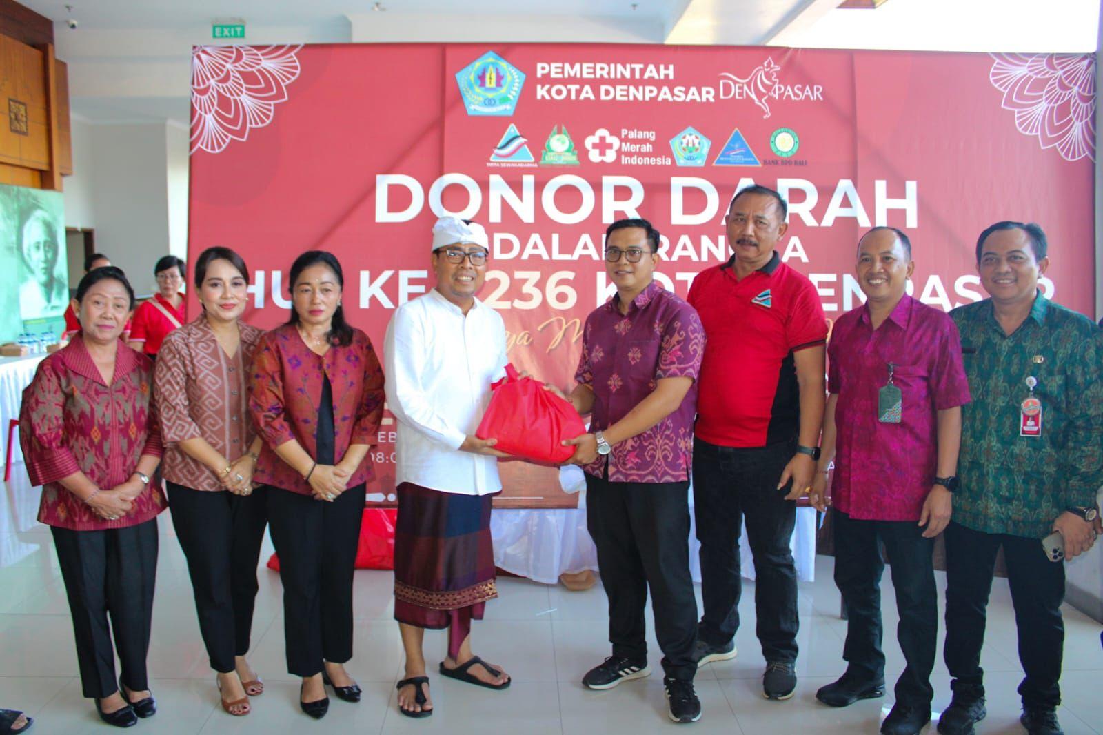 Aksi-Sosial-Donor-Darah-yang-dipusatkan-di-Selasar-Gedung-Dharma-Negara-Alaya-Denpasar.jpg
