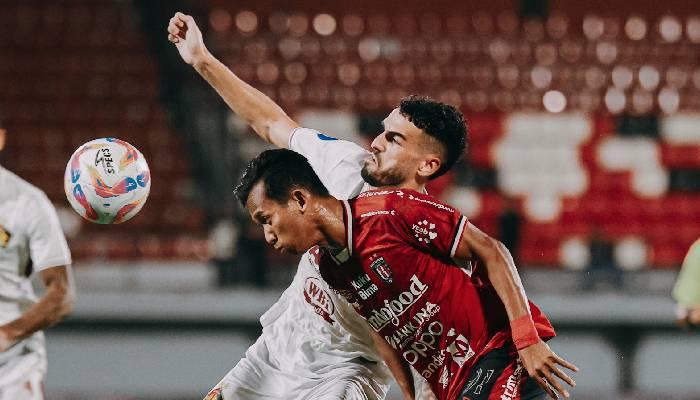 Aksi-pemain-Bali-United-vs-Persik-Kediri.jpg
