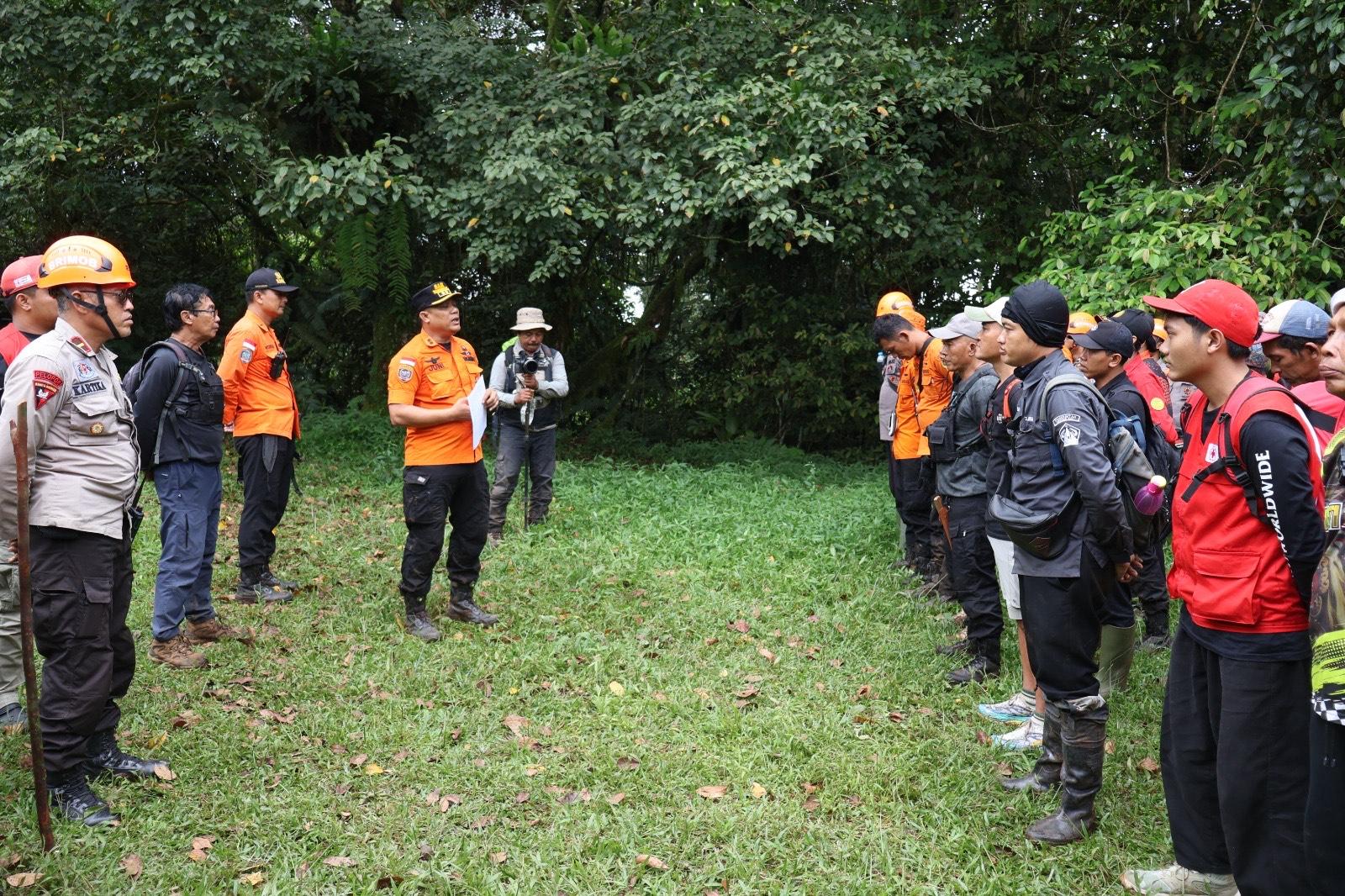 Apel-evaluasi-operasi-SAR-terhadap-Made-Dibya-dan-penyampaian-wc.jpg
