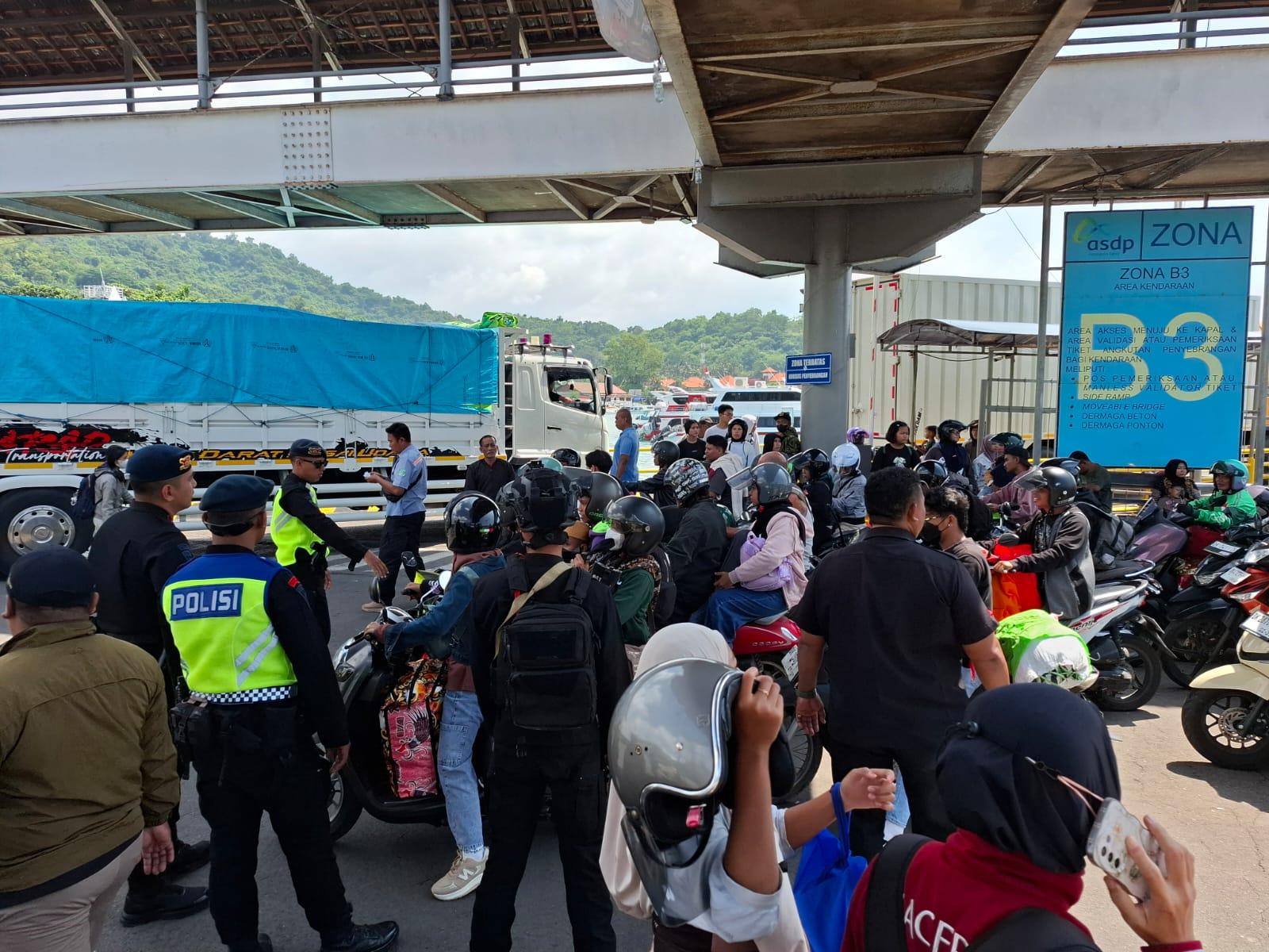 Arus Mudik di Padangbai Bali Meningkat, Bongkar Muat Dipercepat Untuk Hindari Antrean Panjang