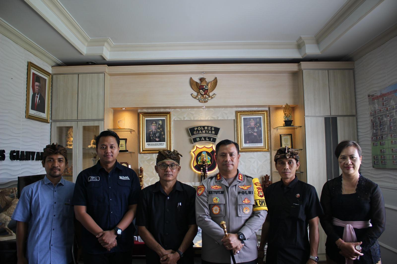 Satukan Barisan Bawaslu & Kepolisian, Kapolres Gianyar Segera Tugaskan Anggota Jaga Kantor Bawaslu