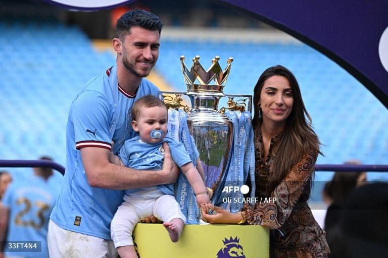 Bek-Manchester-City-Prancis-Aymeric-Laporte-kiri.jpg