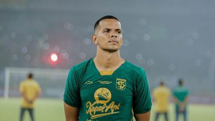 Bek-asing-Persebaya-Surabaya-Leo-Lelis135.jpg