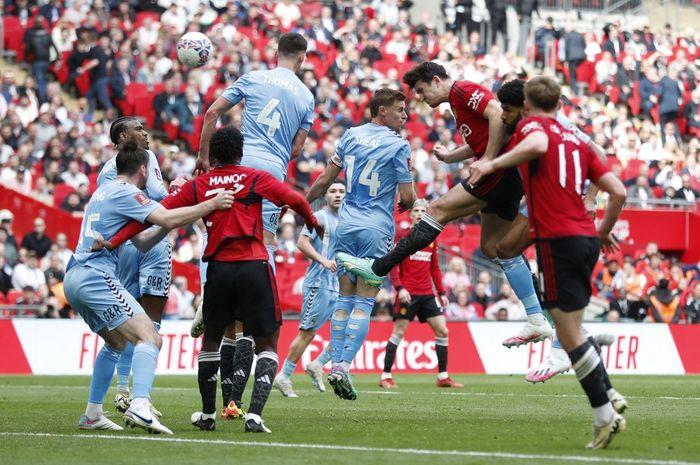 Bek-tengah-Manchester-United-Harry-Maguire-mencetak-gol.jpg