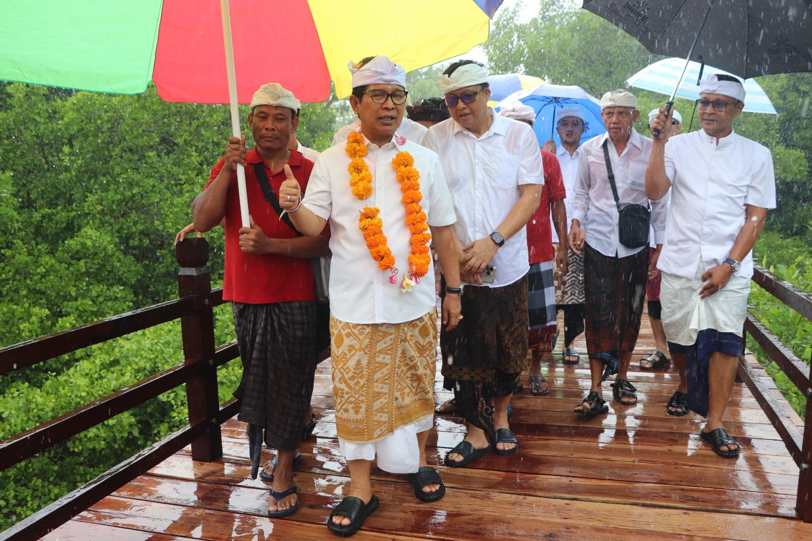 Bupati-Badung-Adi-Arnawa-Resmikan-Jembatan-Suwung-Lemo-Bali-Diperjuangkan-Sejak-20-Tahun-Lalu.jpg