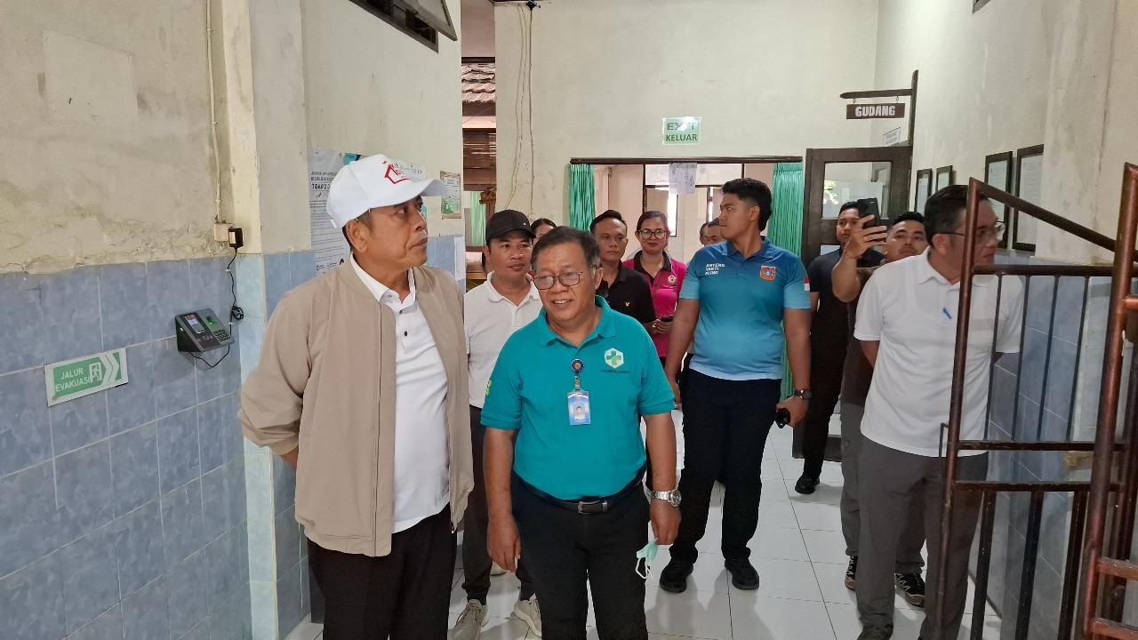 Bupati-Karangasem-Gusti-Putu-Parwata-saat-meninjau-Puskesmas-Sidemen-Jumat-3-Oktober-2025.jpg
