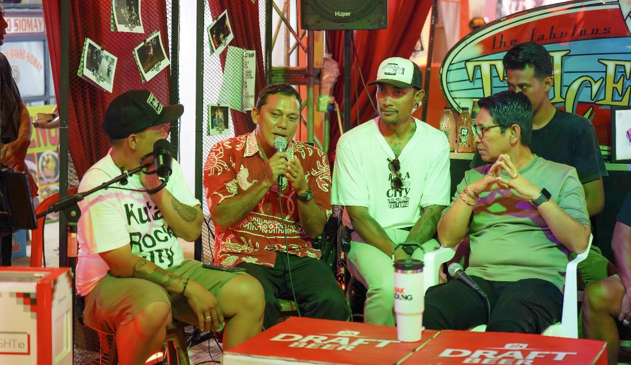 Bupati-Wayan-Adi-Arnawa-saat-hadir-di-gelaran-Kuta-Rock-City-Festival-2025.jpg
