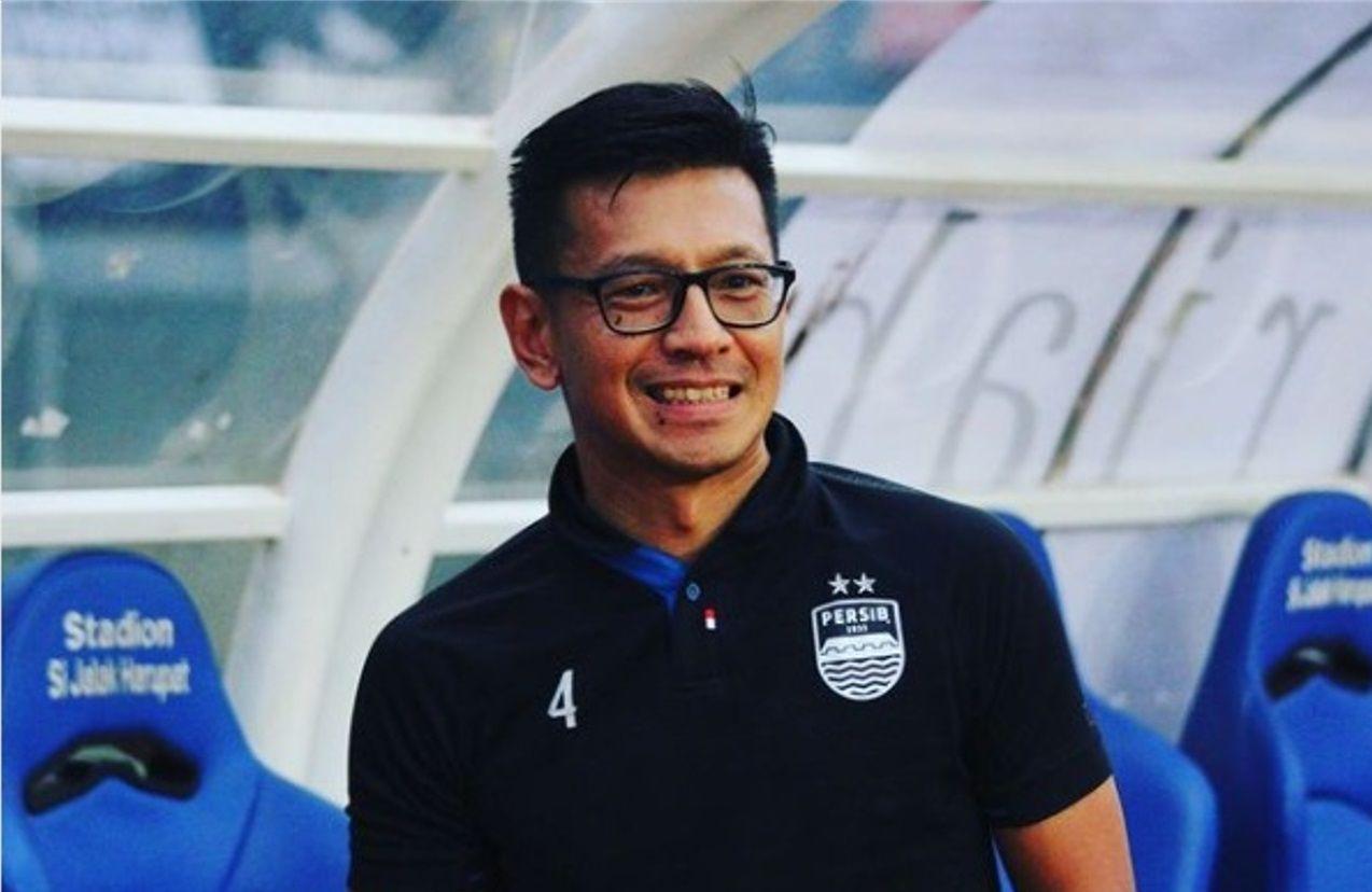 Bursa-Transfer-Liga-1-2022-Teddy-Tjahjono-Unggah-Foto-Bareng-Luis-Milla-Kode-Keras-Cari-Pemain.jpg