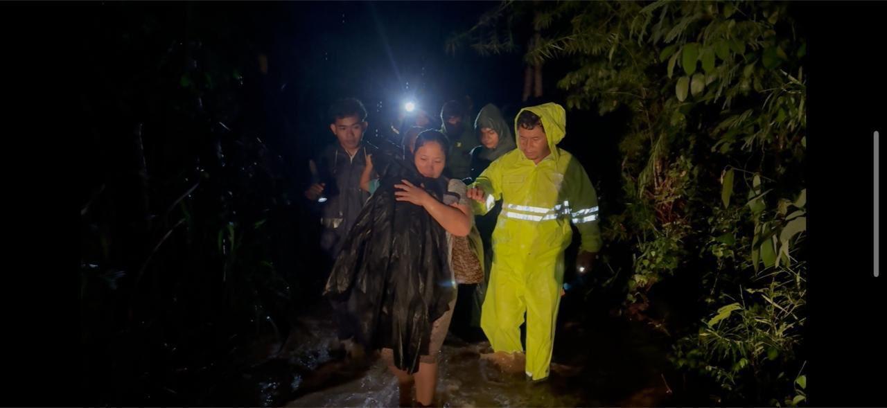Cuaca-Ekstrem-Banjir-Genang-3-Desa-di-Nusa-Penida-Bali-Beberapa-Warga-Dievakuasi.jpg