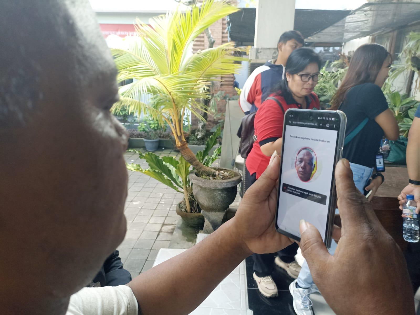 Denpasar-Mulai-Uji-Coba-Digitalisasi-Bansos-Sasar-21-Warga-Kelurahan-Peguyangan-Bali.jpg