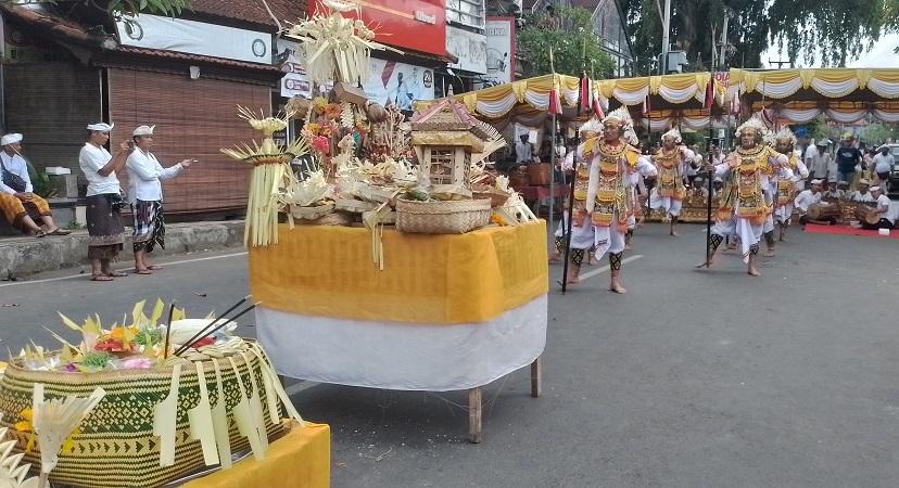 Desa-Adat-Ubud-Gianyar-Bali-menggelar-upacara-tawur-agung-kesanga.jpg