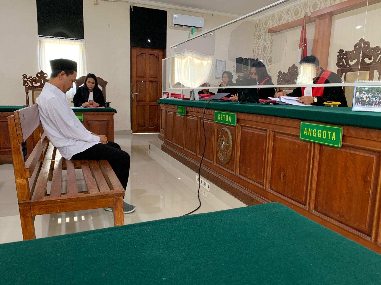 Didik-Cahyono-saat-menjalani-sidang-putusan-di-PN-Denpasar.jpg