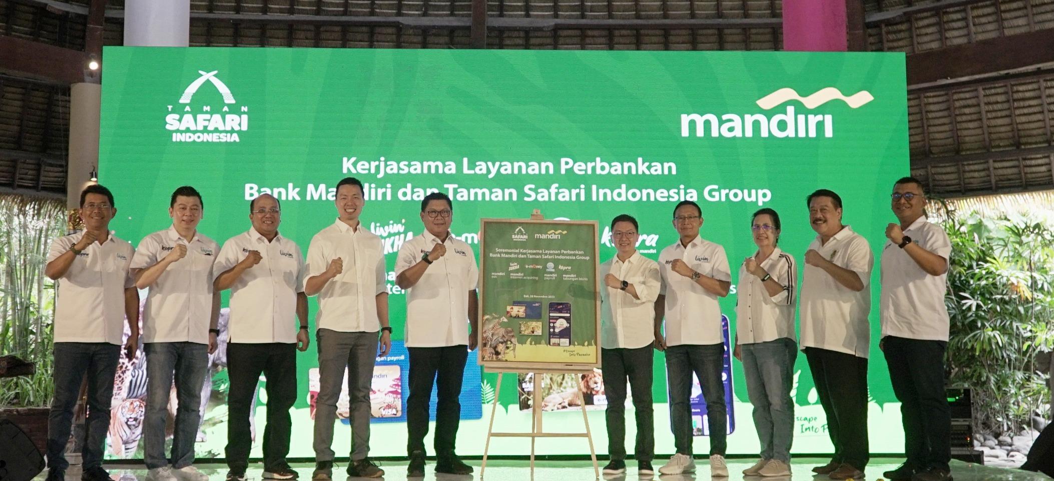 Direksi-Bank-Mandiri-saat-di-Taman-Safari-Bali-di-Kabupaten-Gianyar-Bali-Selasa-28-November-2023.jpg