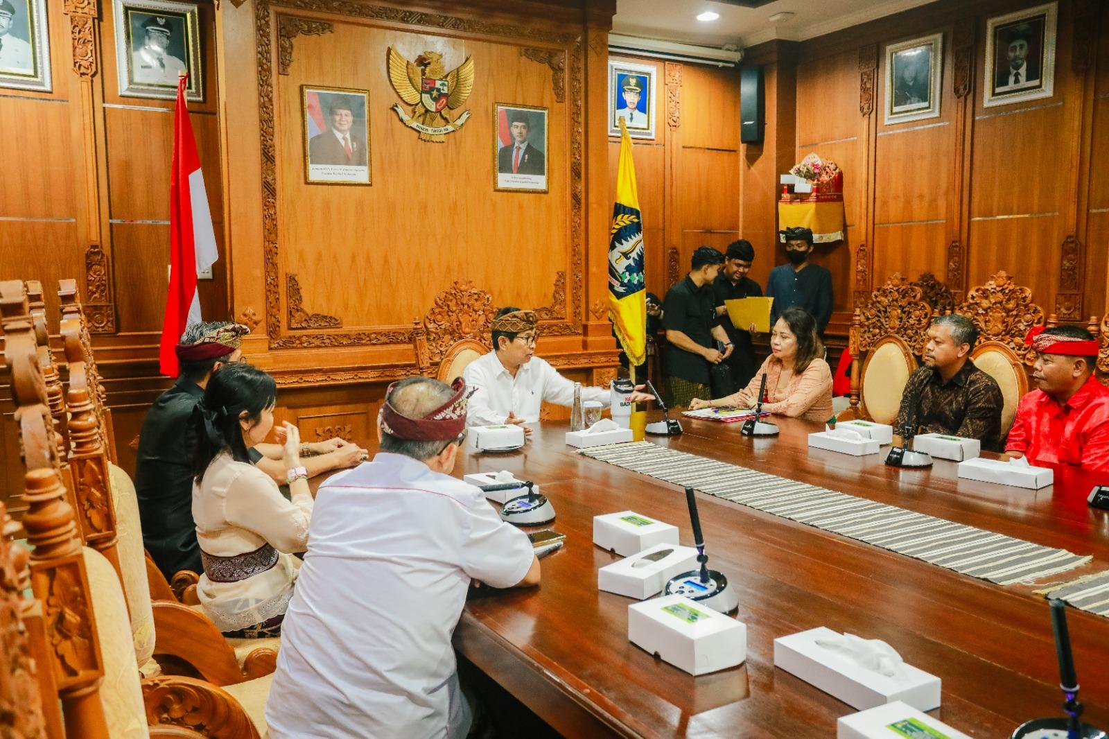 Direksi-Baru-Ditetapkan-Bupati-Badung-Bali-Tekankan-Keberpihakan-Petani-dan-Evaluasi-Ketat-Kinerja.jpg