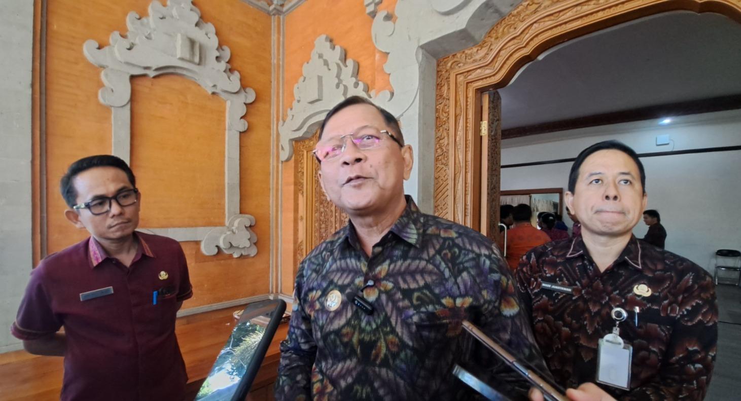 Direksi Perumda Tirta Hita Berpeluang Dipertahankan, Bupati Buleleng Nilai Kinerjanya Masih Baik - Tribun-bali.com