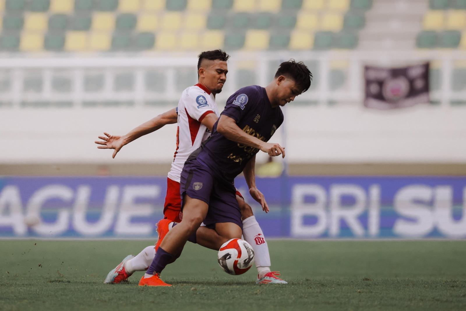 El-Capitano-Bali-United-Ricky-Fajrin-saat-tampil-di-laga-kontra-Persita-Tangerang.jpg