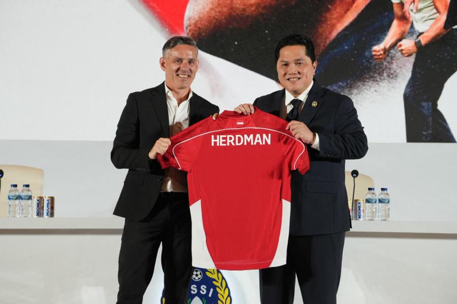 Erick-Thohir-kanan-bersama-pelatih-anyar-John-Herdman-vre.jpg