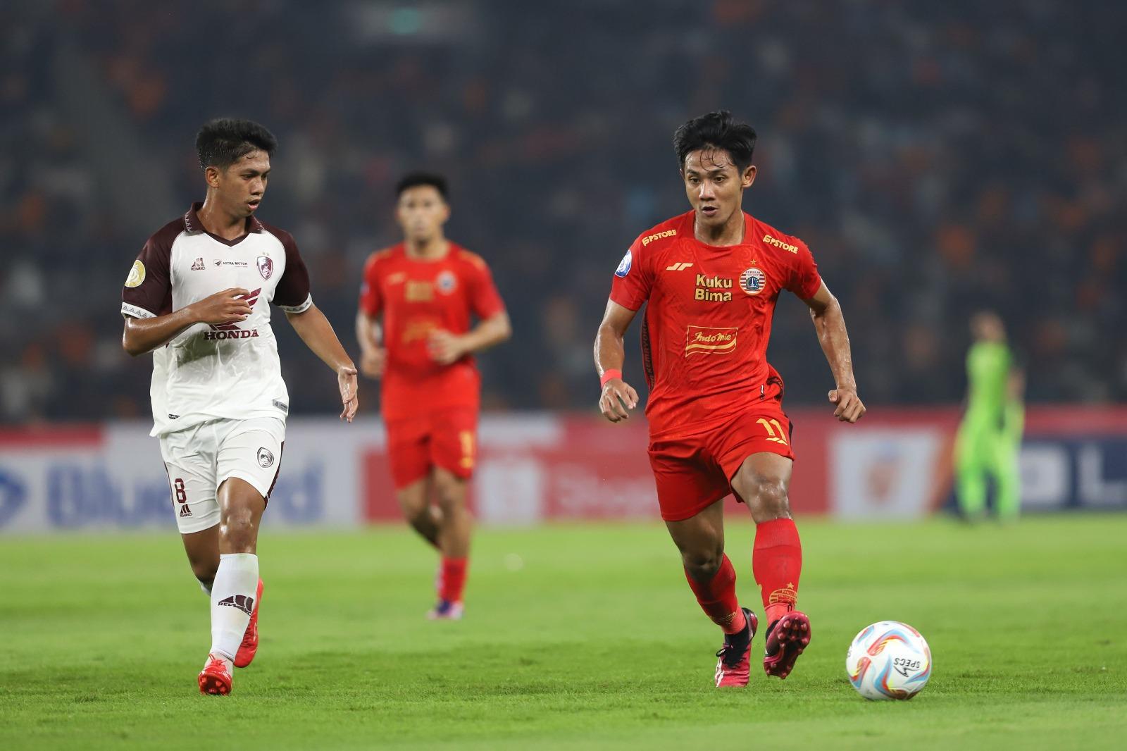 Firza-Andika-di-Laga-Persija-vs-PSM-Liga-1-20232024.jpg